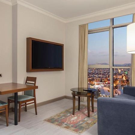 Doubletree By Hilton Istanbul Atasehir Hotel & Conference Centre Exteriör bild