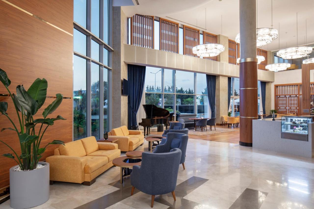 Doubletree By Hilton Istanbul Atasehir Hotel & Conference Centre Exteriör bild