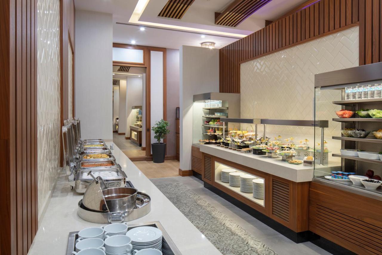 Doubletree By Hilton Istanbul Atasehir Hotel & Conference Centre Exteriör bild