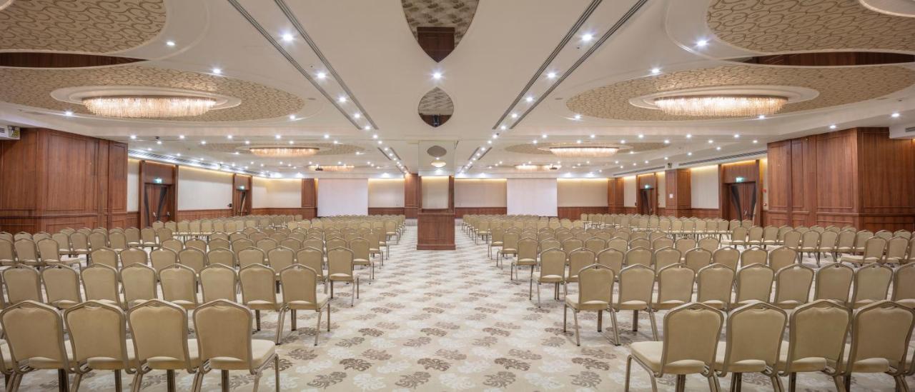 Doubletree By Hilton Istanbul Atasehir Hotel & Conference Centre Exteriör bild