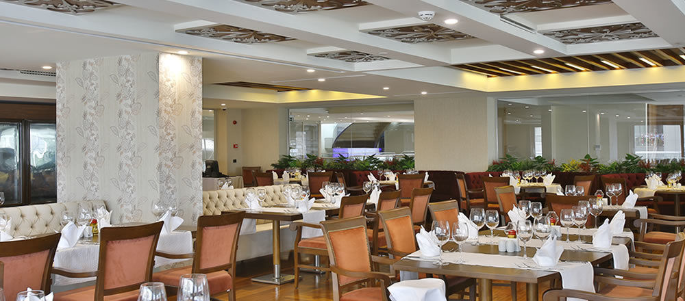 Doubletree By Hilton Istanbul Atasehir Hotel & Conference Centre Exteriör bild