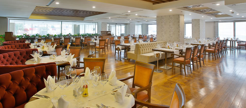 Doubletree By Hilton Istanbul Atasehir Hotel & Conference Centre Exteriör bild