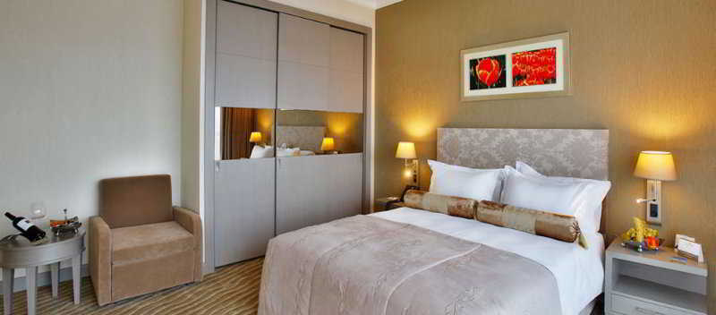 Doubletree By Hilton Istanbul Atasehir Hotel & Conference Centre Exteriör bild