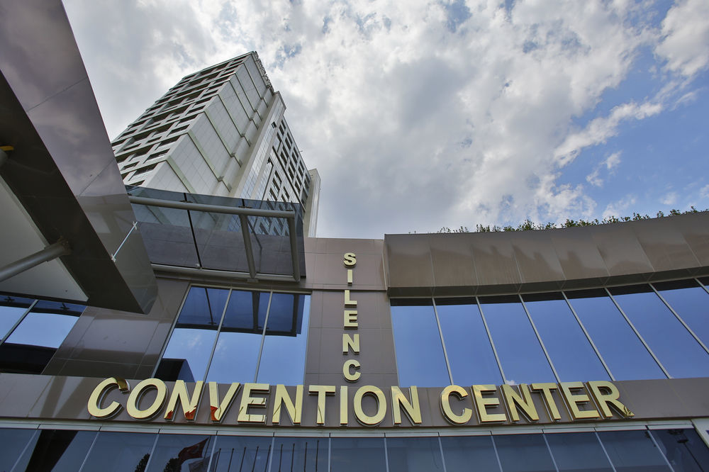 Doubletree By Hilton Istanbul Atasehir Hotel & Conference Centre Exteriör bild