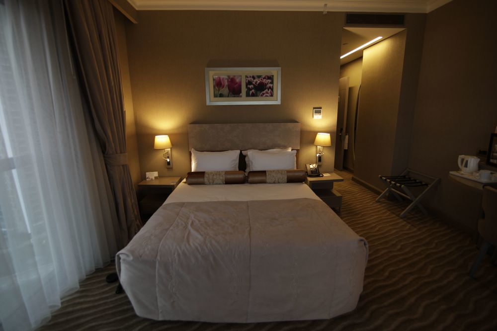 Doubletree By Hilton Istanbul Atasehir Hotel & Conference Centre Exteriör bild