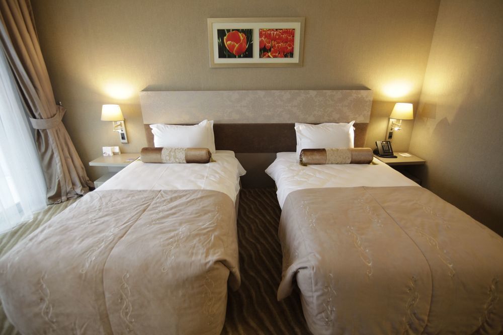 Doubletree By Hilton Istanbul Atasehir Hotel & Conference Centre Exteriör bild